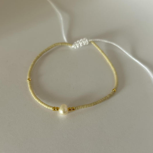 Creamy Pearl Bracelet