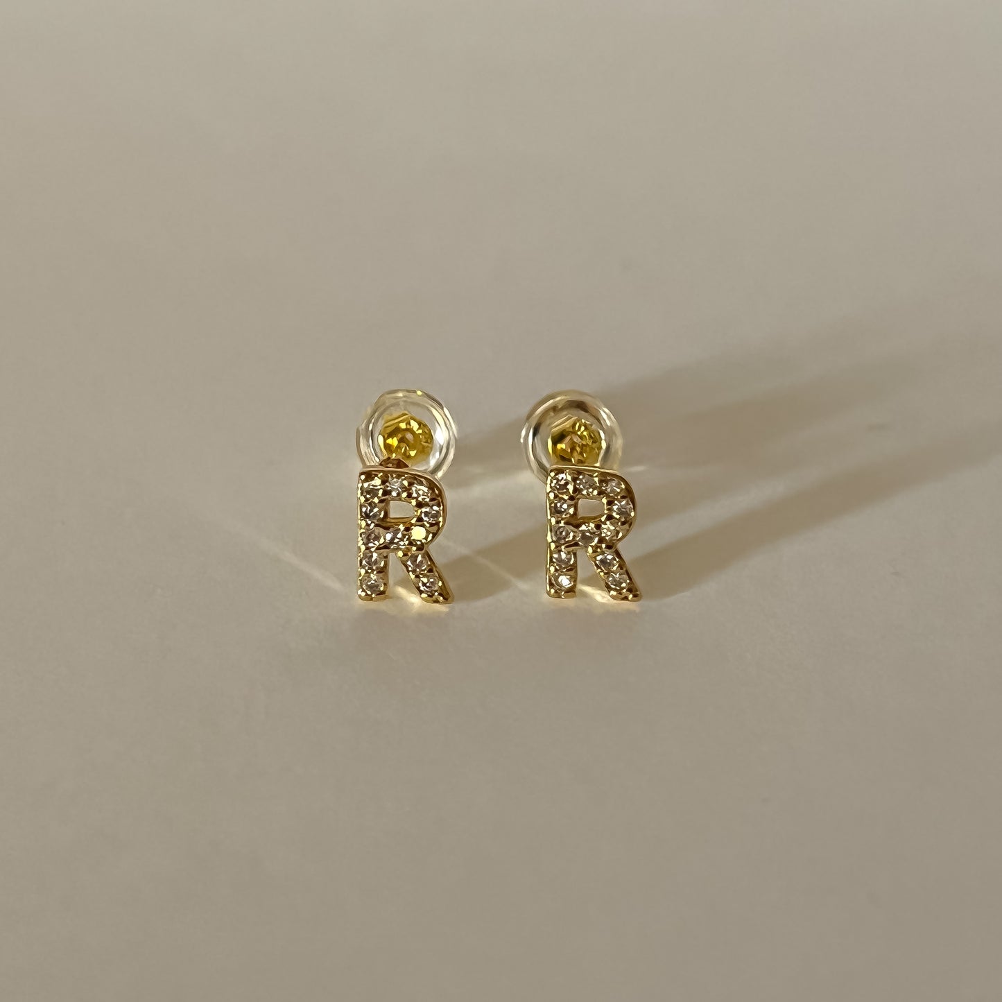 R Initial Studs