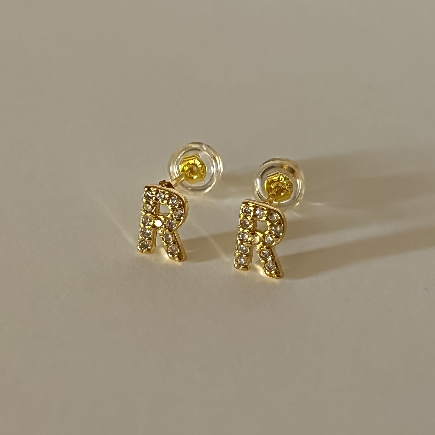 R Initial Studs