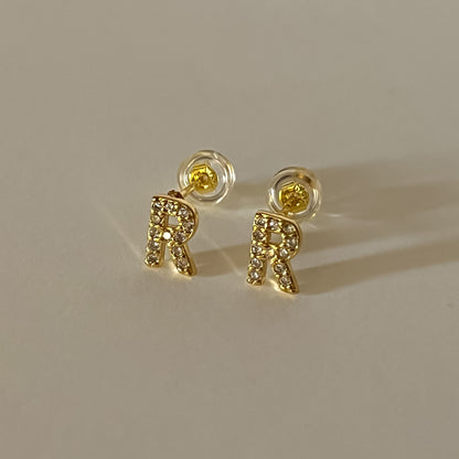 R Initial Studs